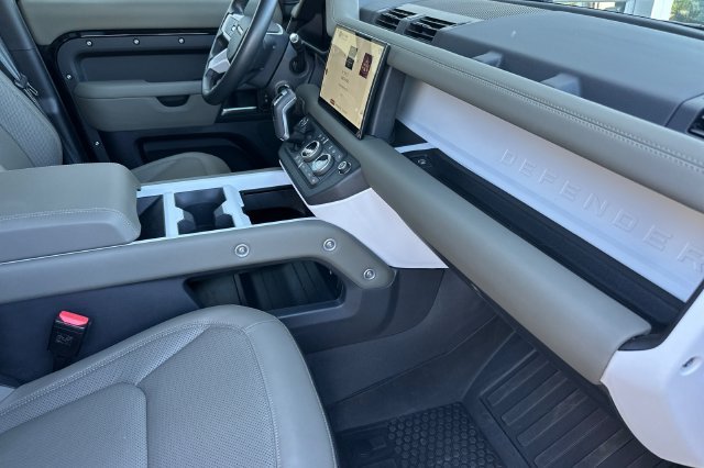 Certified Used 2025 Black Land Rover S image 15