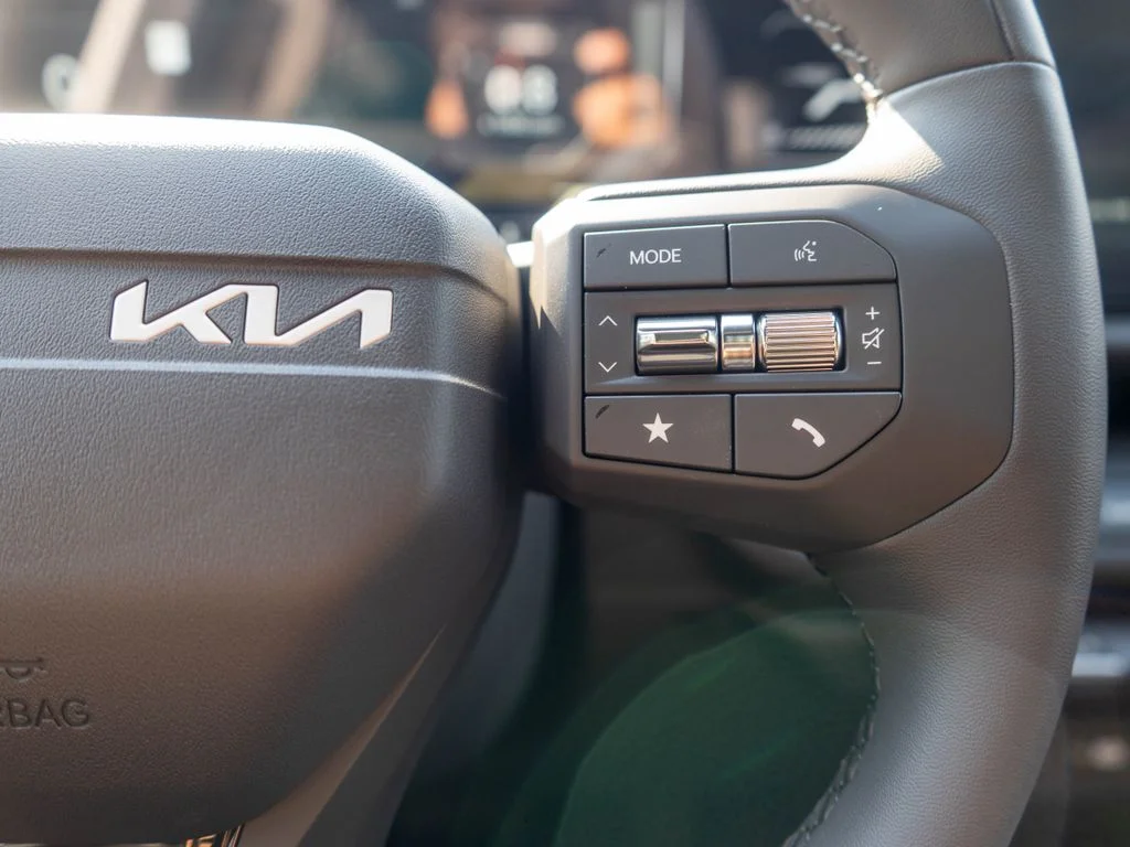 New 2027 Snow White Pearl Kia X-Line SX image 21