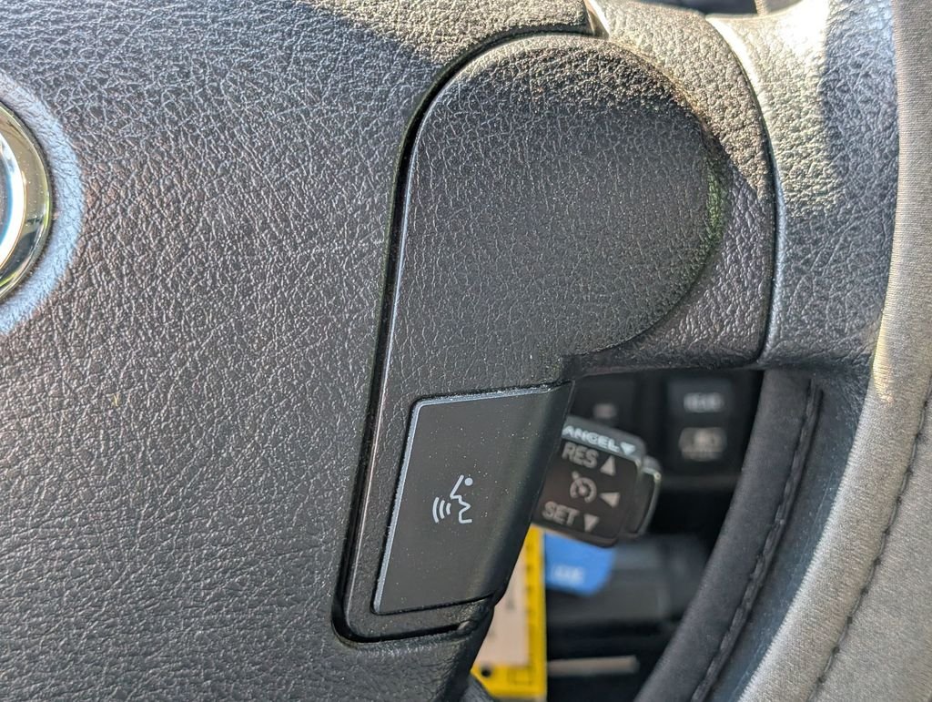 Used 2010  Toyota Grade image 21