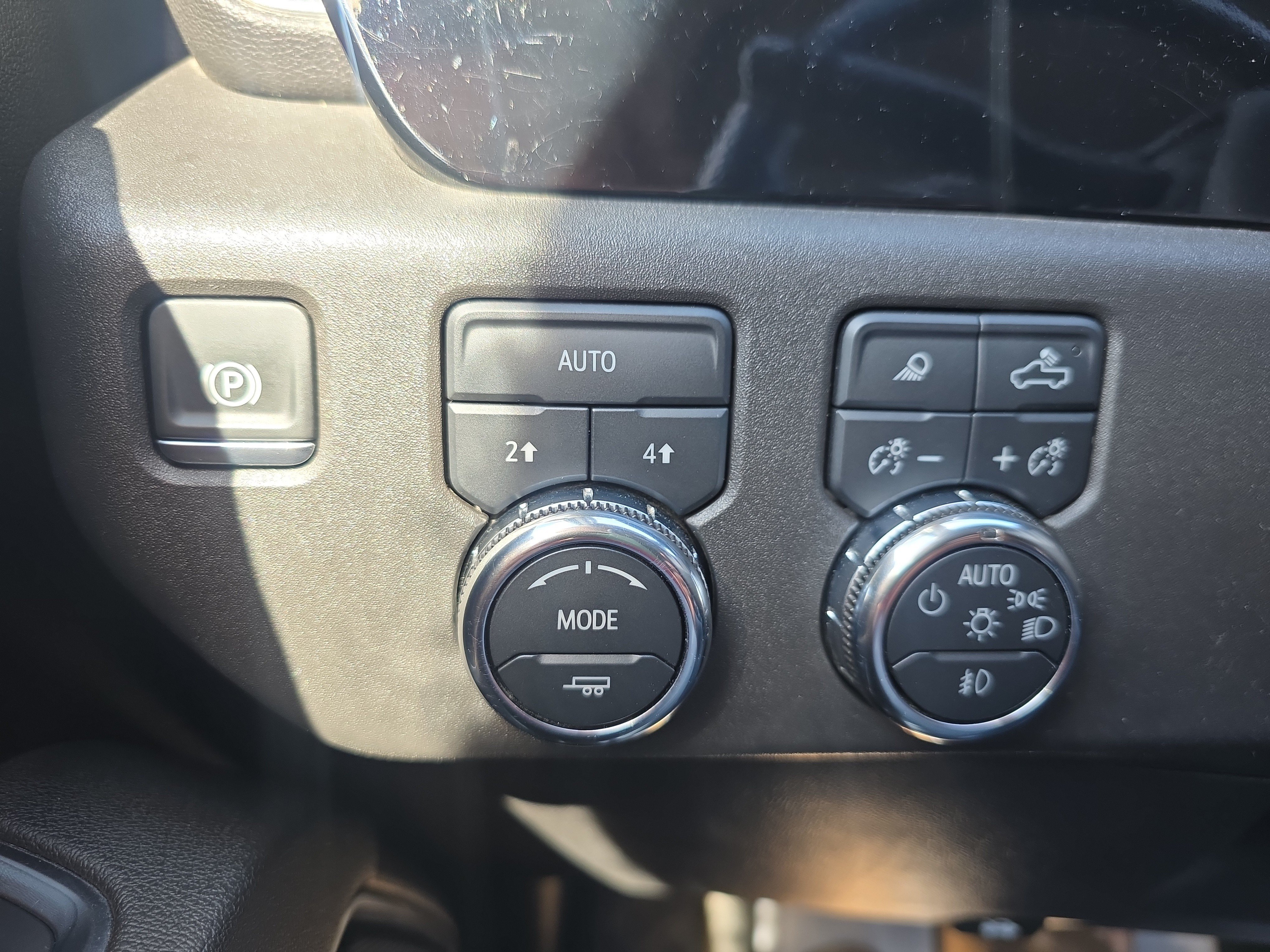 2025 GMC Sierra 1500 SLT - Photo 24