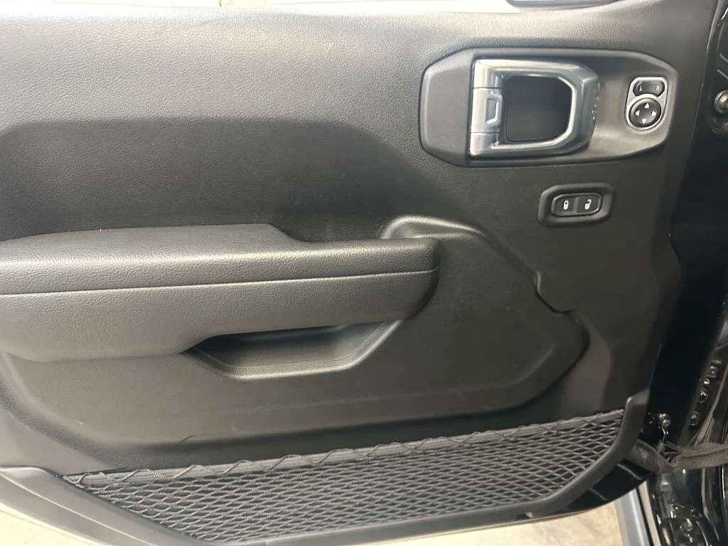Certified Used 2026 Black Clearcoat Jeep Rubicon image 6