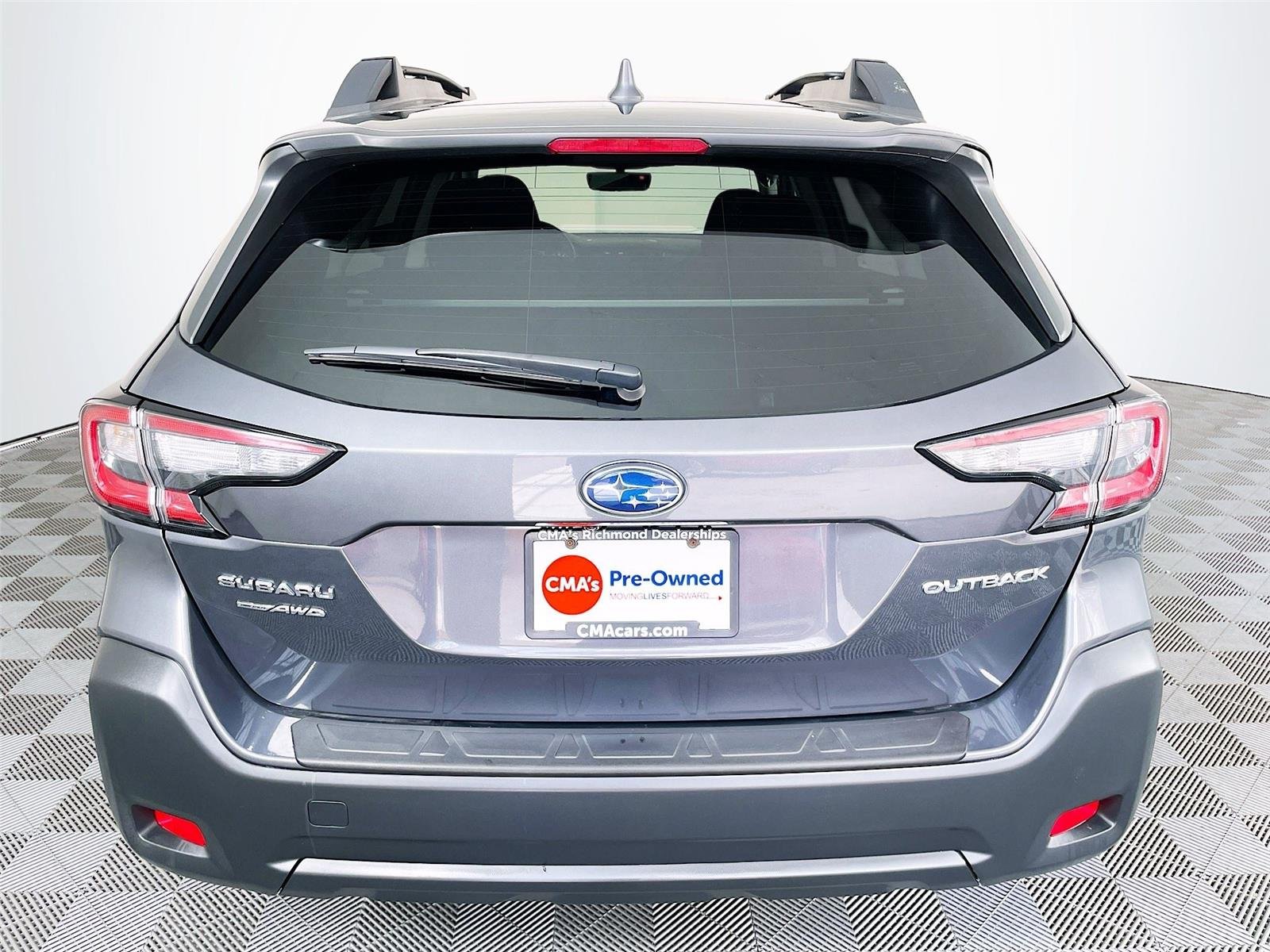 Used 2025 GRAY SUBARU PREM image 9