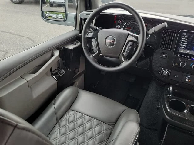 Used 2025 Special Exterior Color GMC Work Van image 29