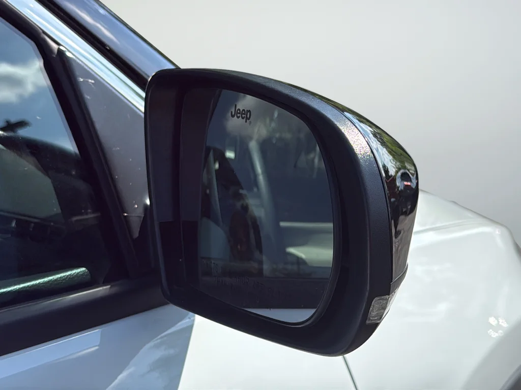 Used 2023 White Jeep Limited image 11