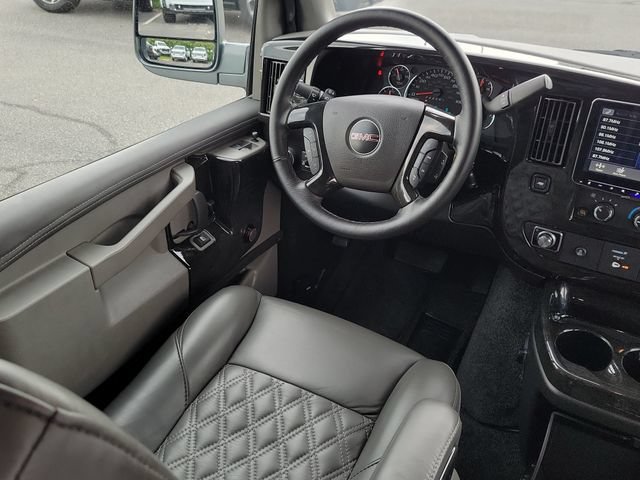 Used 2025 Special Exterior Color GMC Work Van image 29
