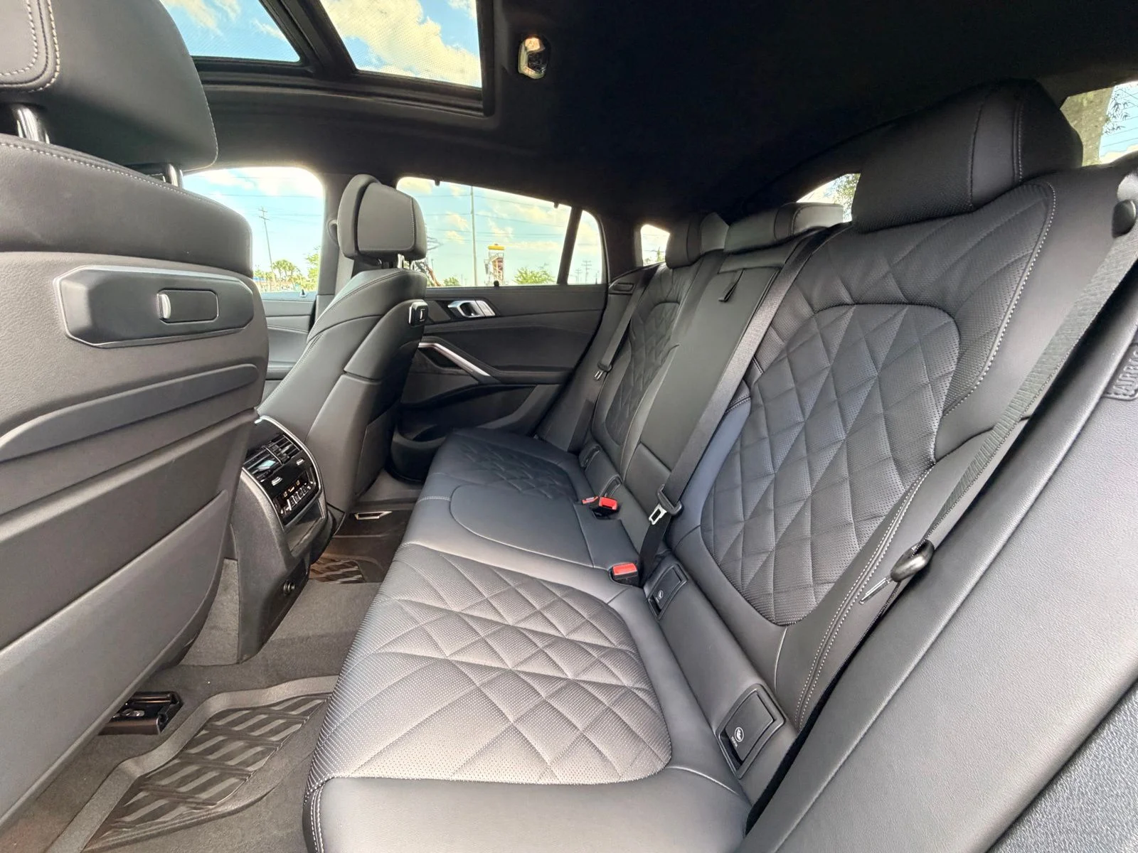New 2027 Carbon Black Metallic BMW xDrive40i image 13