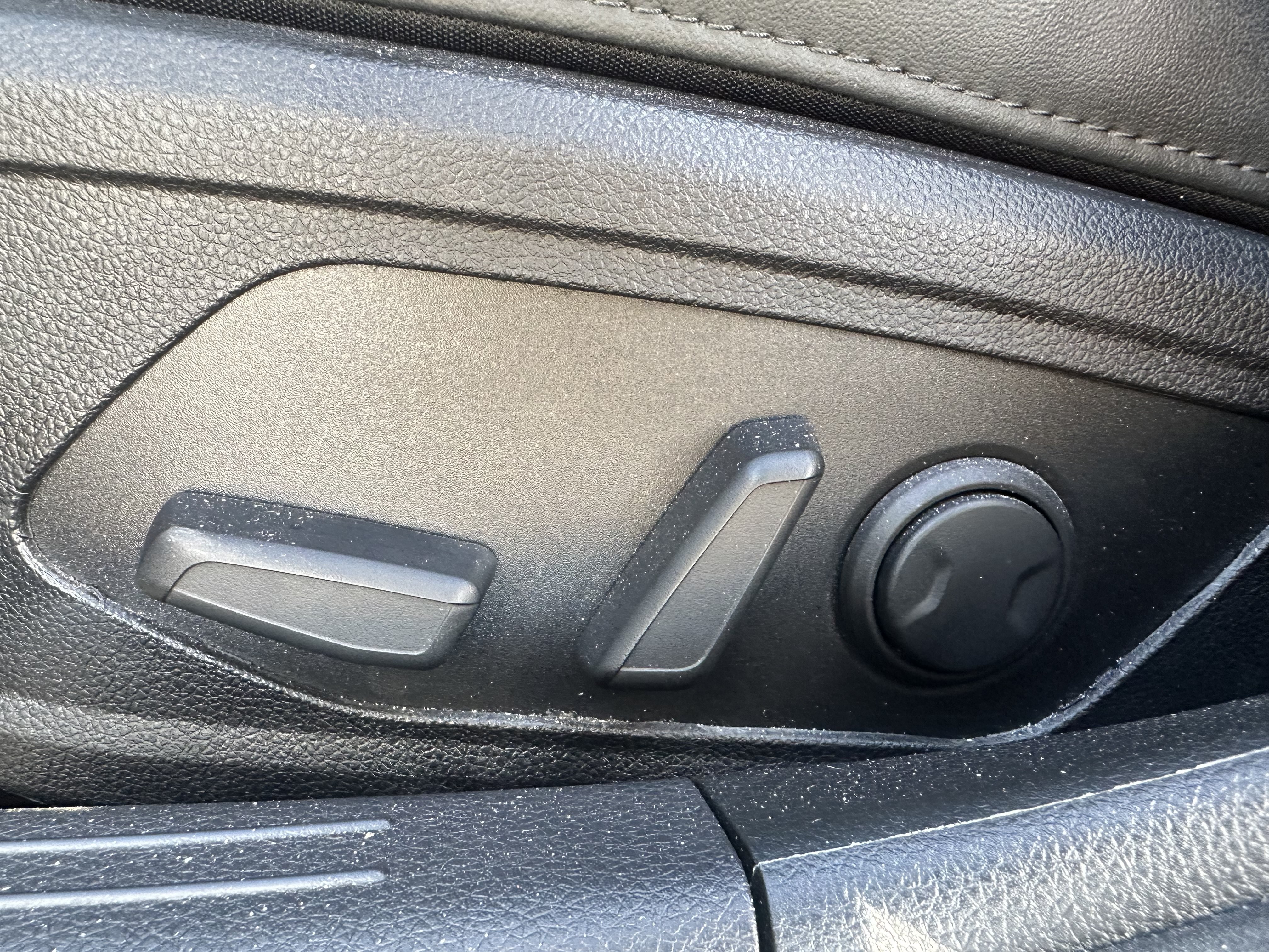Used 2024 Gravity Gray Kia EX image 12