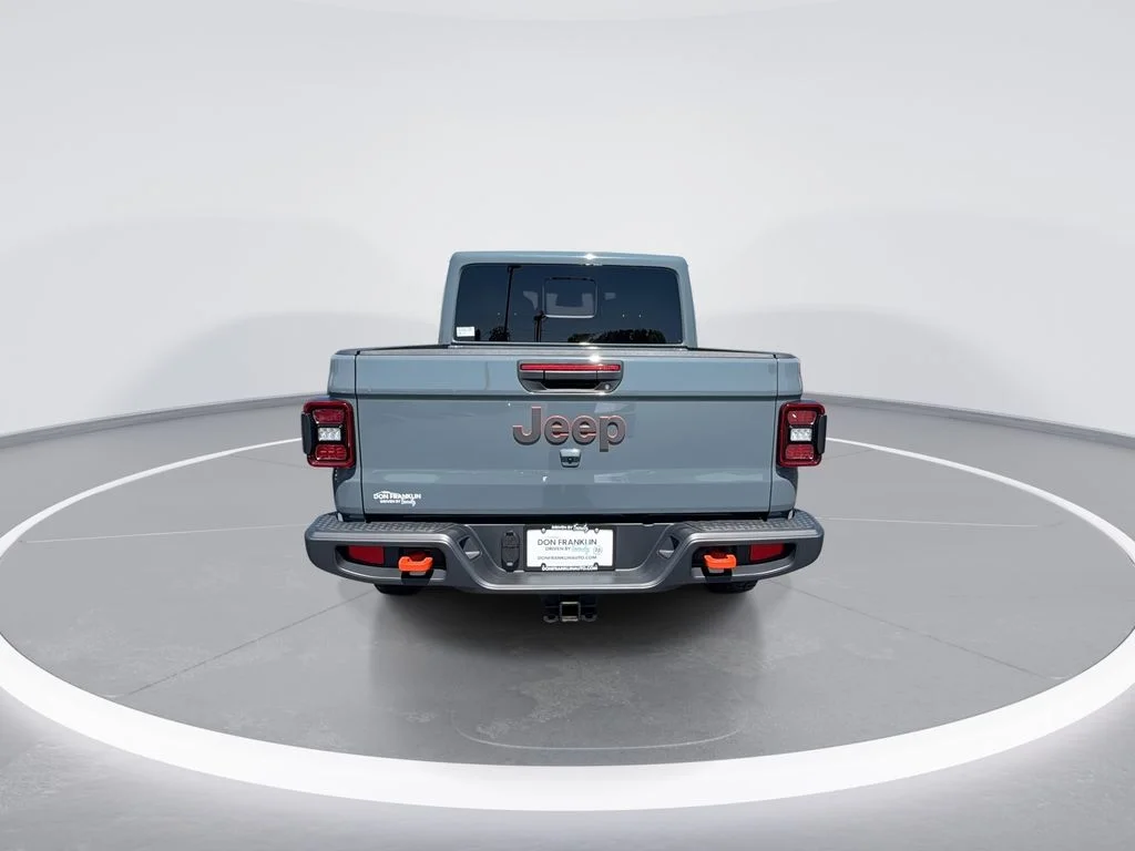 Used 2025 Gray Jeep Mojave image 7