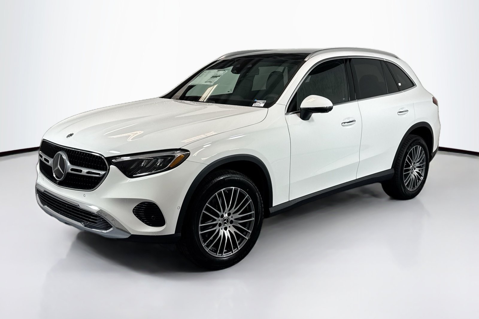 New 2026 Polar White Mercedes-Benz GLC 300 image 1
