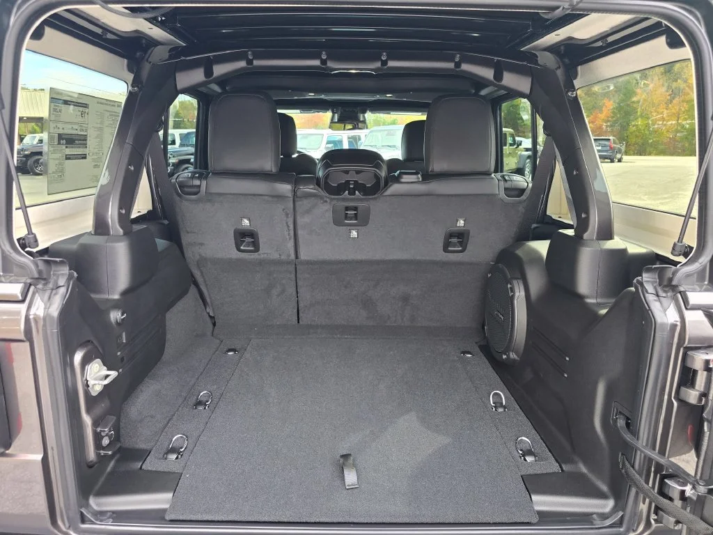 New 2027 Gray Jeep Sahara image 13