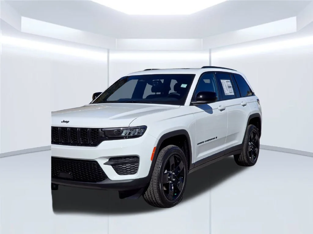 New 2027 White/off-white Jeep Laredo X image 42