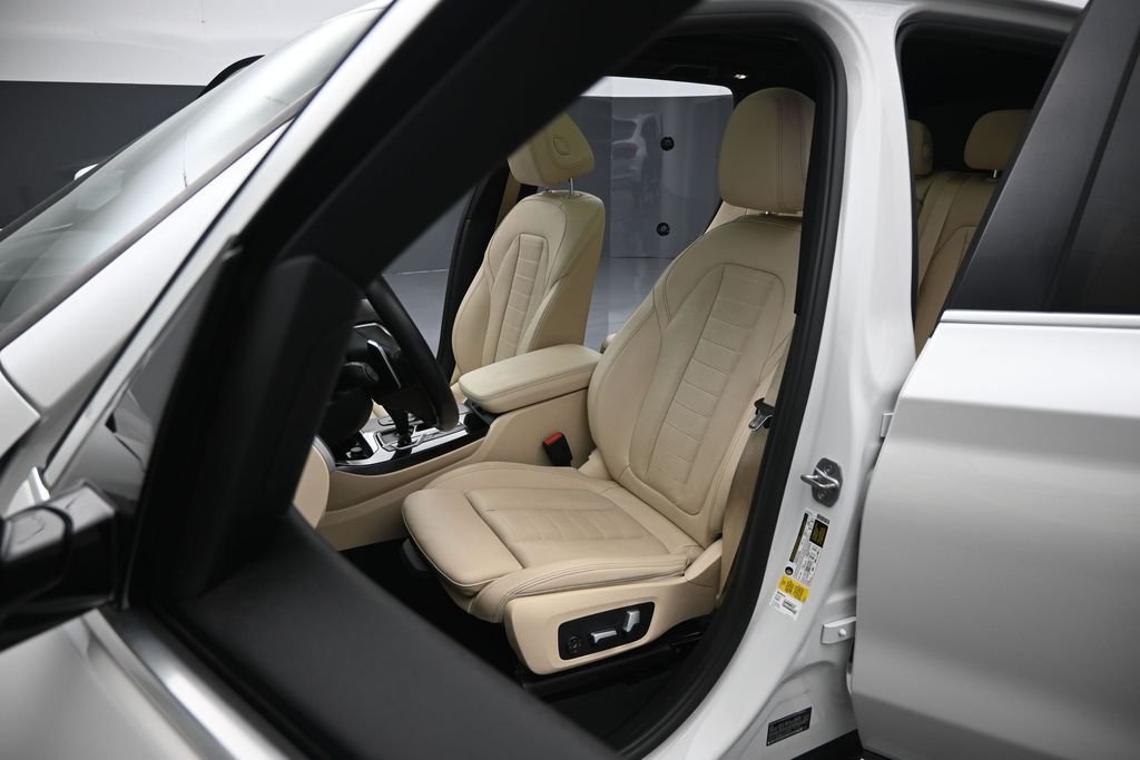 Certified Used 2020 White BMW sDrive30i image 9
