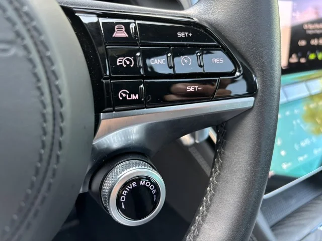 Used 2023 Bianco Astro Metallic Maserati GT ~Heads Up Display ~ Premium Plus Package !!! LOADED !!! image 54