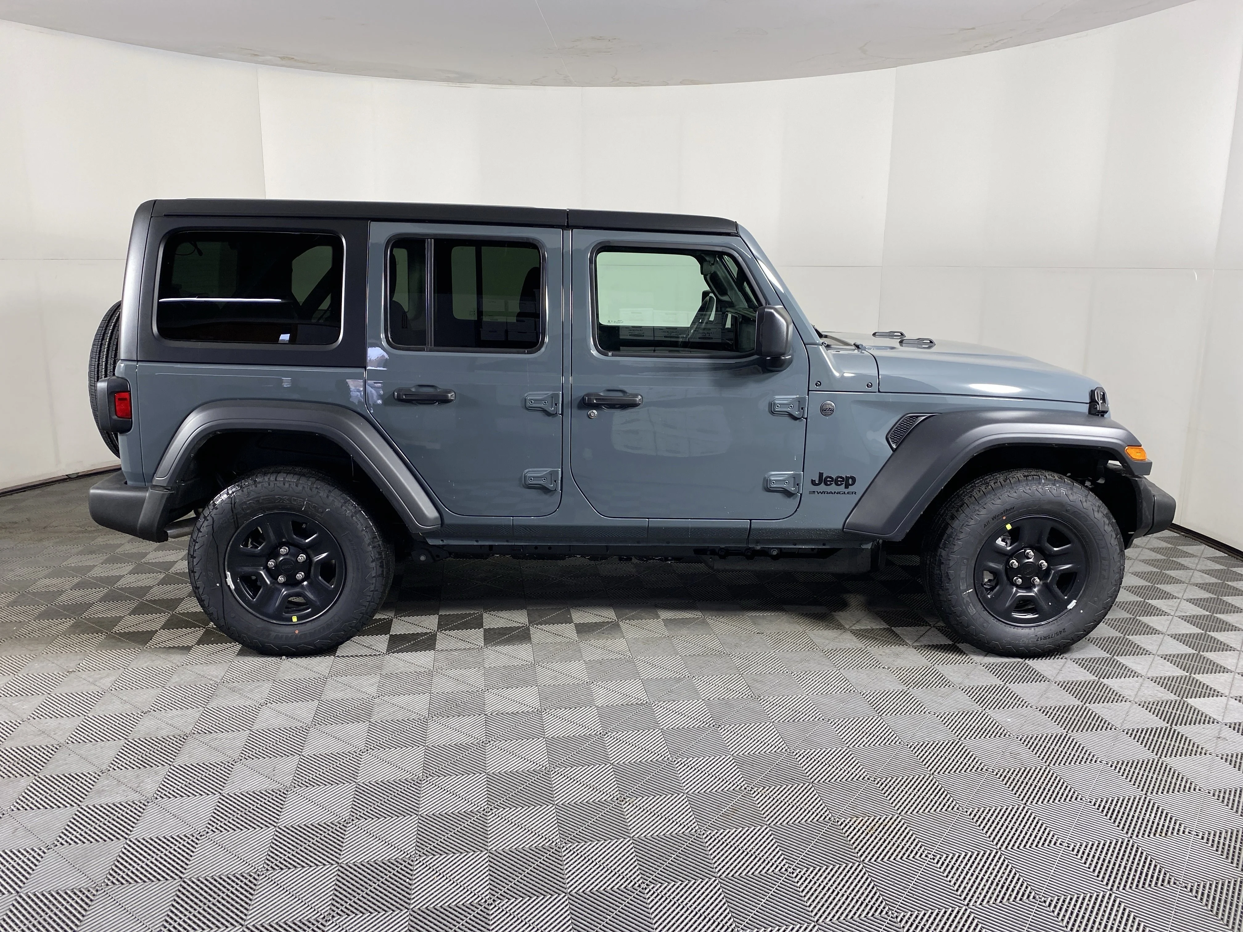 New 2026 Anvil Clear-Coat Exterior Paint Jeep Sport image 4