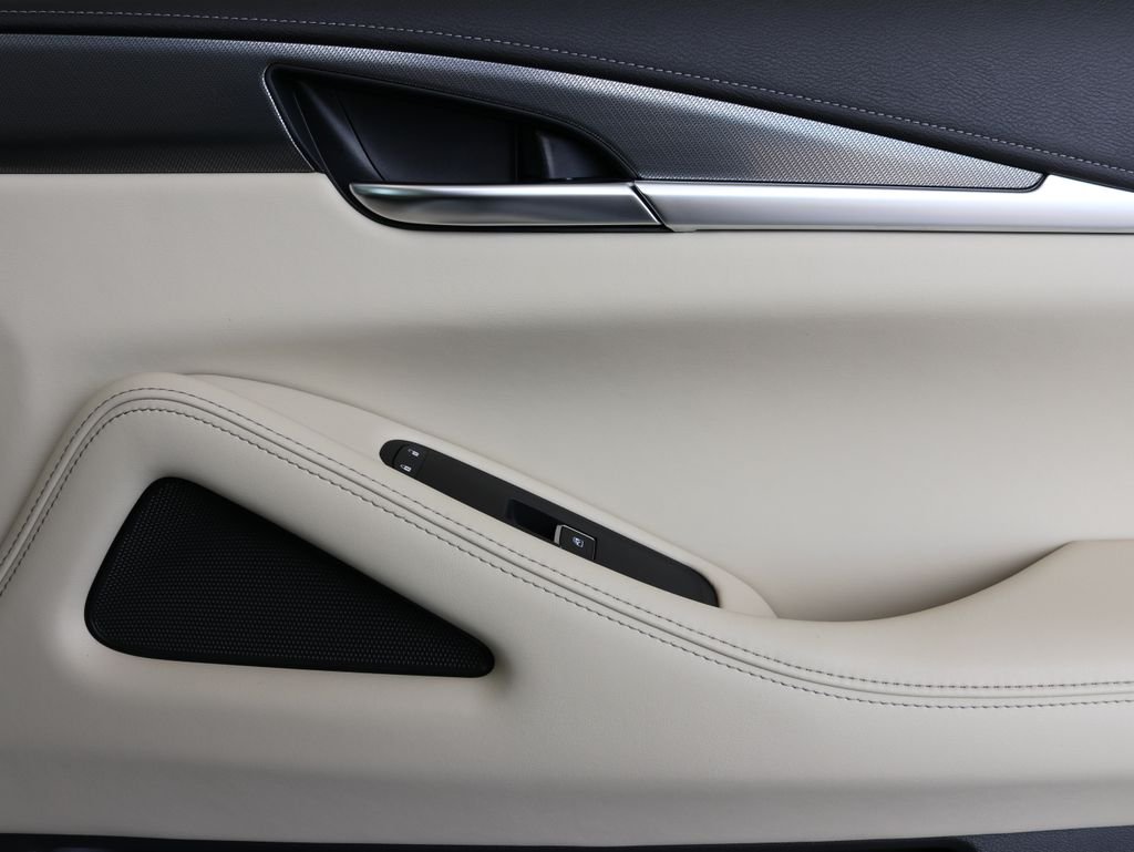 Certified Used 2023 White INFINITI LUXE image 45