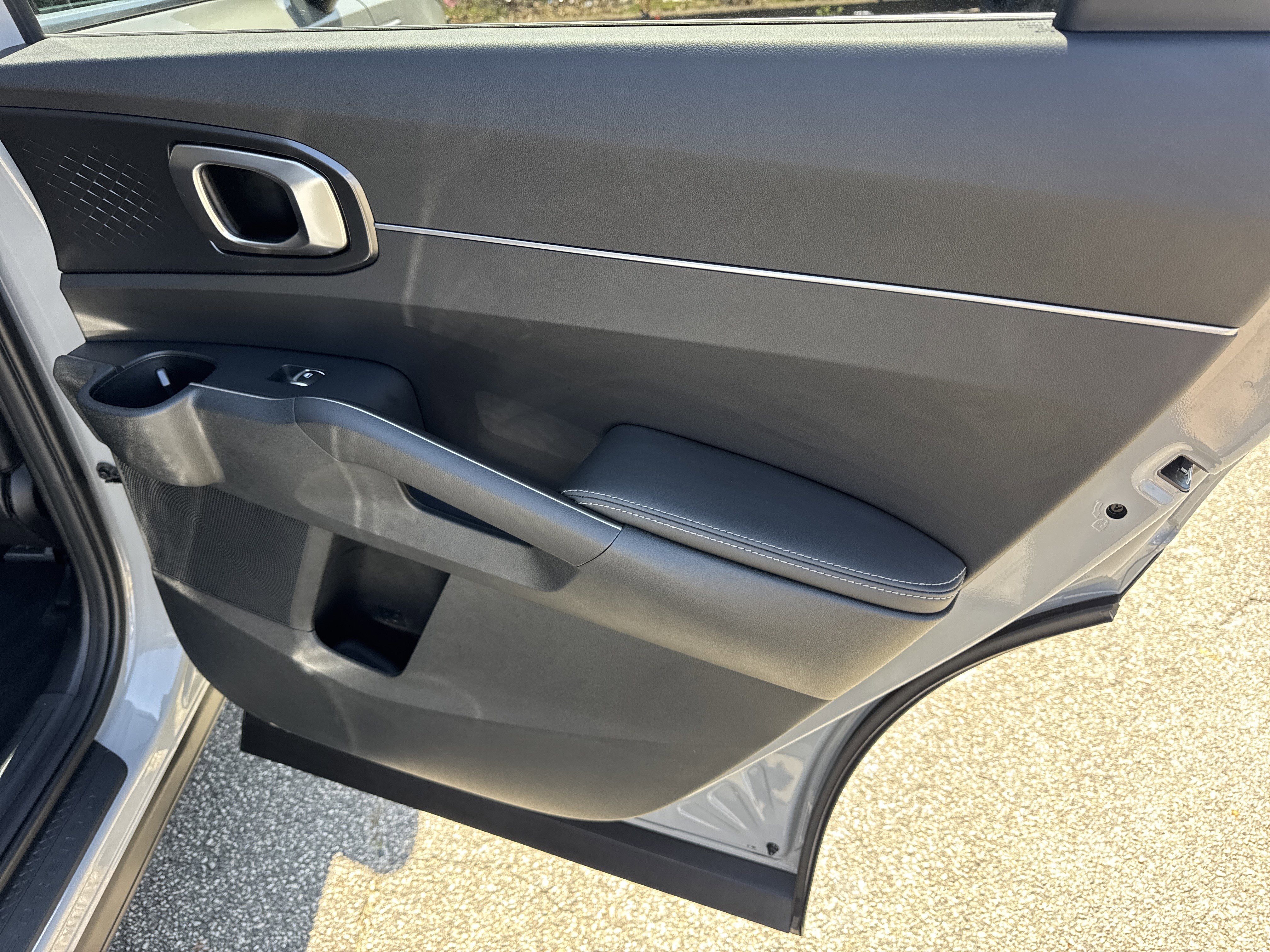 Certified Used 2025 Wolf Gray Kia EX image 16