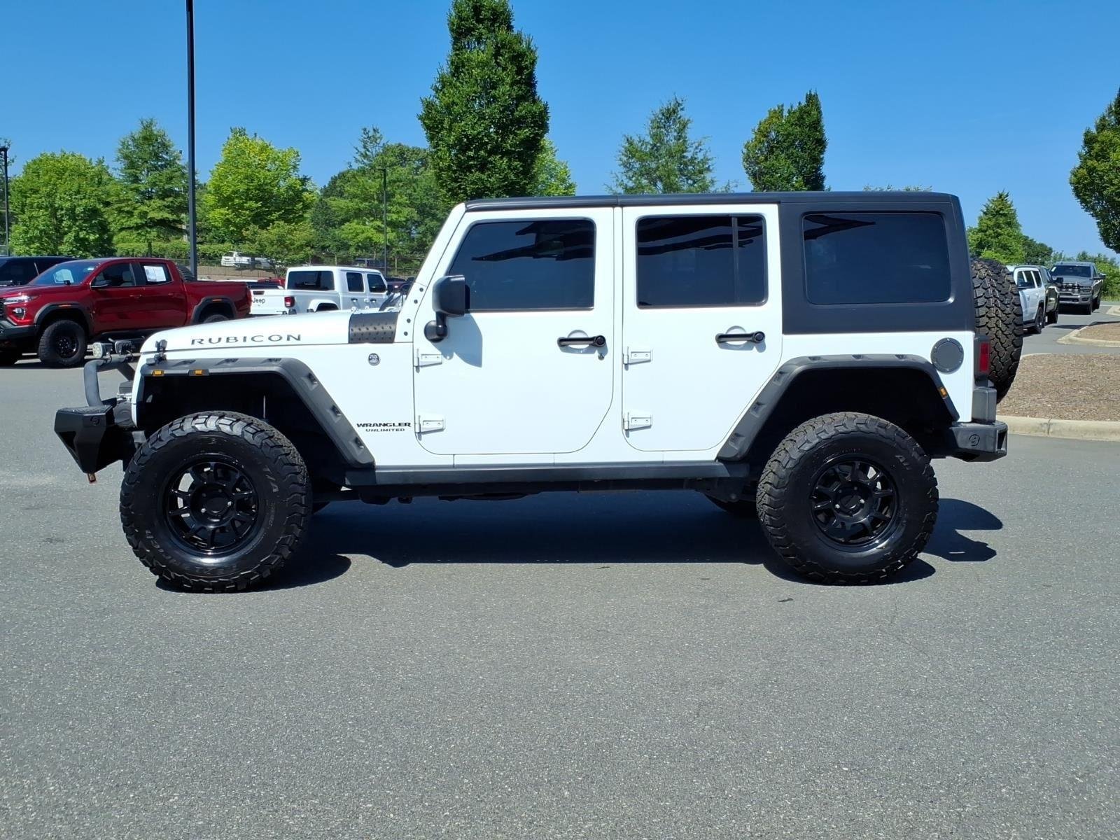 Used 2017 Bright White Clearcoat Jeep Rubicon image 3