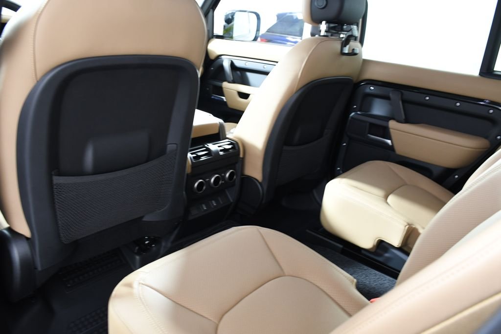 New 2026 Santorini Blk Land Rover S image 26