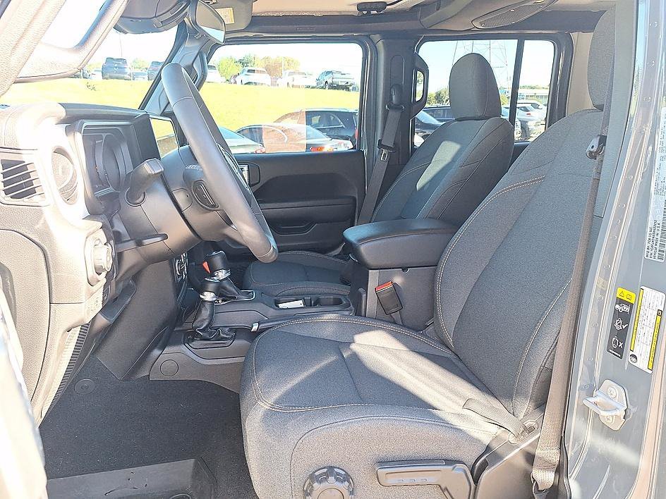 Used 2025 Anvil Clearcoat Jeep Sport S image 11