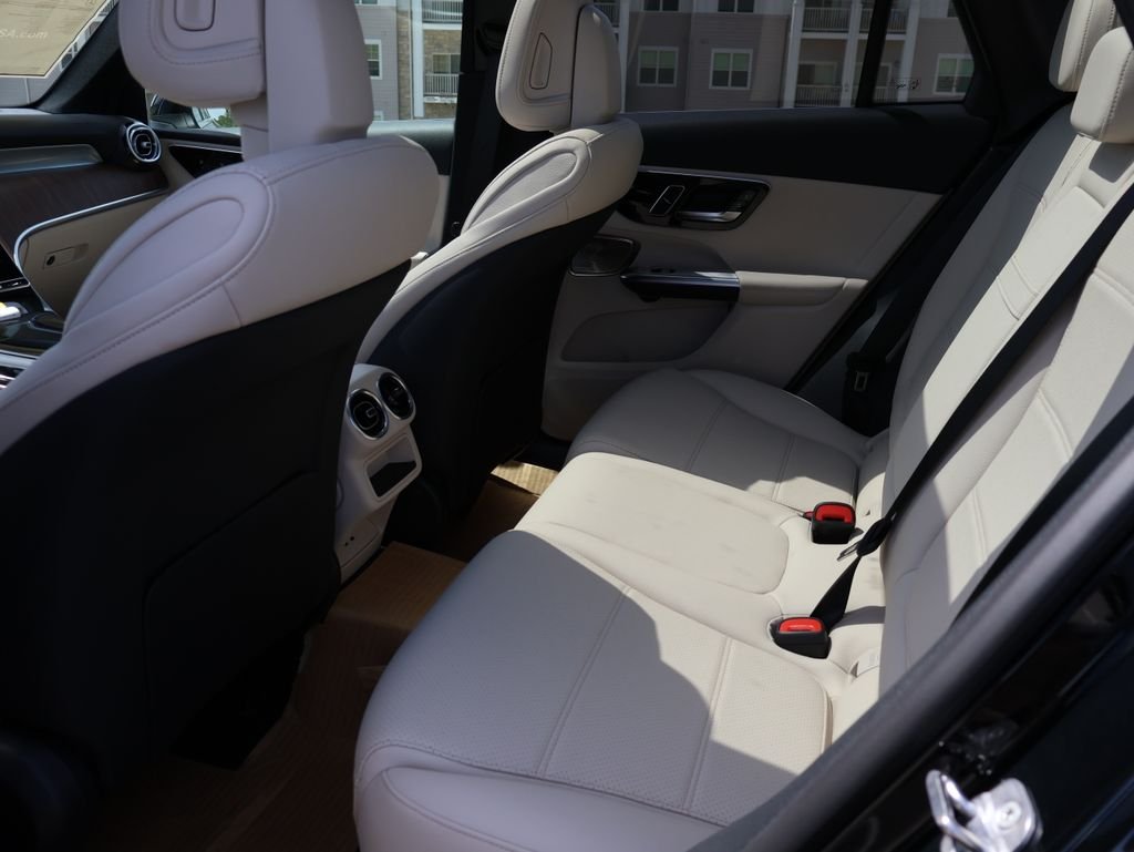 New 2026 Black Mercedes-Benz GLC 300 image 18