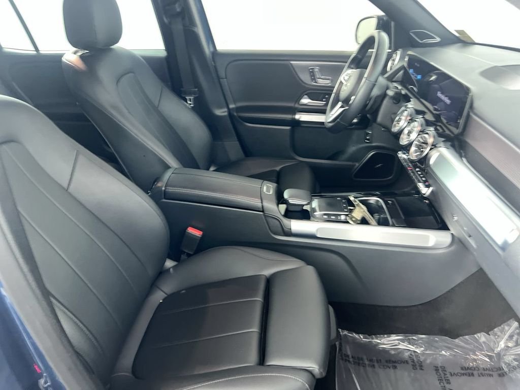 Used 2023 Blue Mercedes-Benz GLB 250 image 23