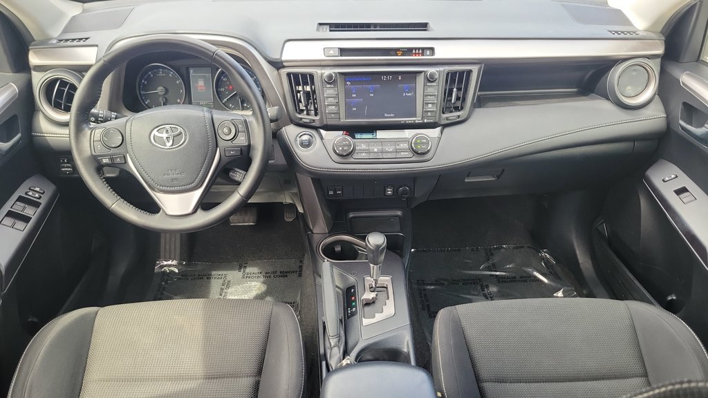 2017 Toyota RAV4 XLE - Photo 11