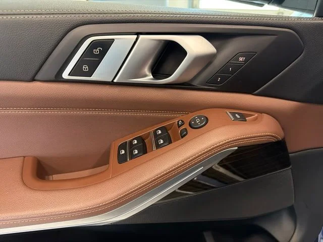 Used 2019 Blue BMW xDrive40i image 20