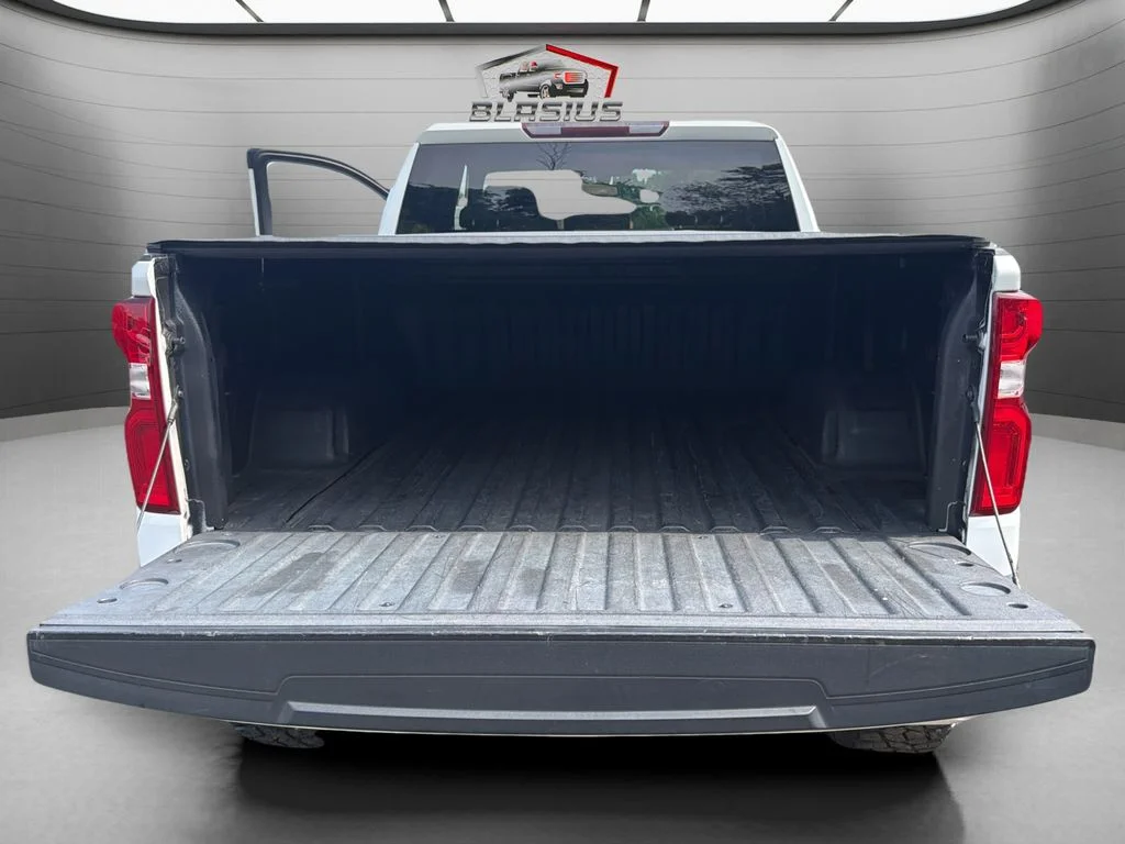 Used 2019 White Chevrolet Custom image 14