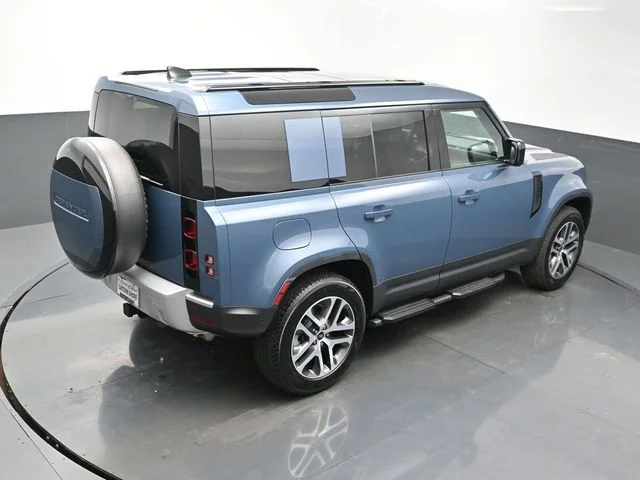 Used 2025 Blue Land Rover S image 42