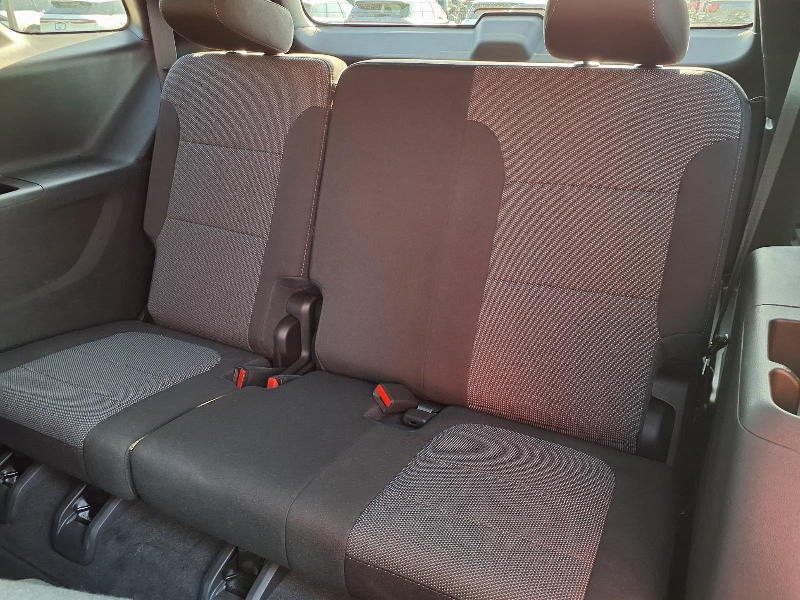 Used 2022 Silver Ice Metallic Chevrolet LT Cloth image 22