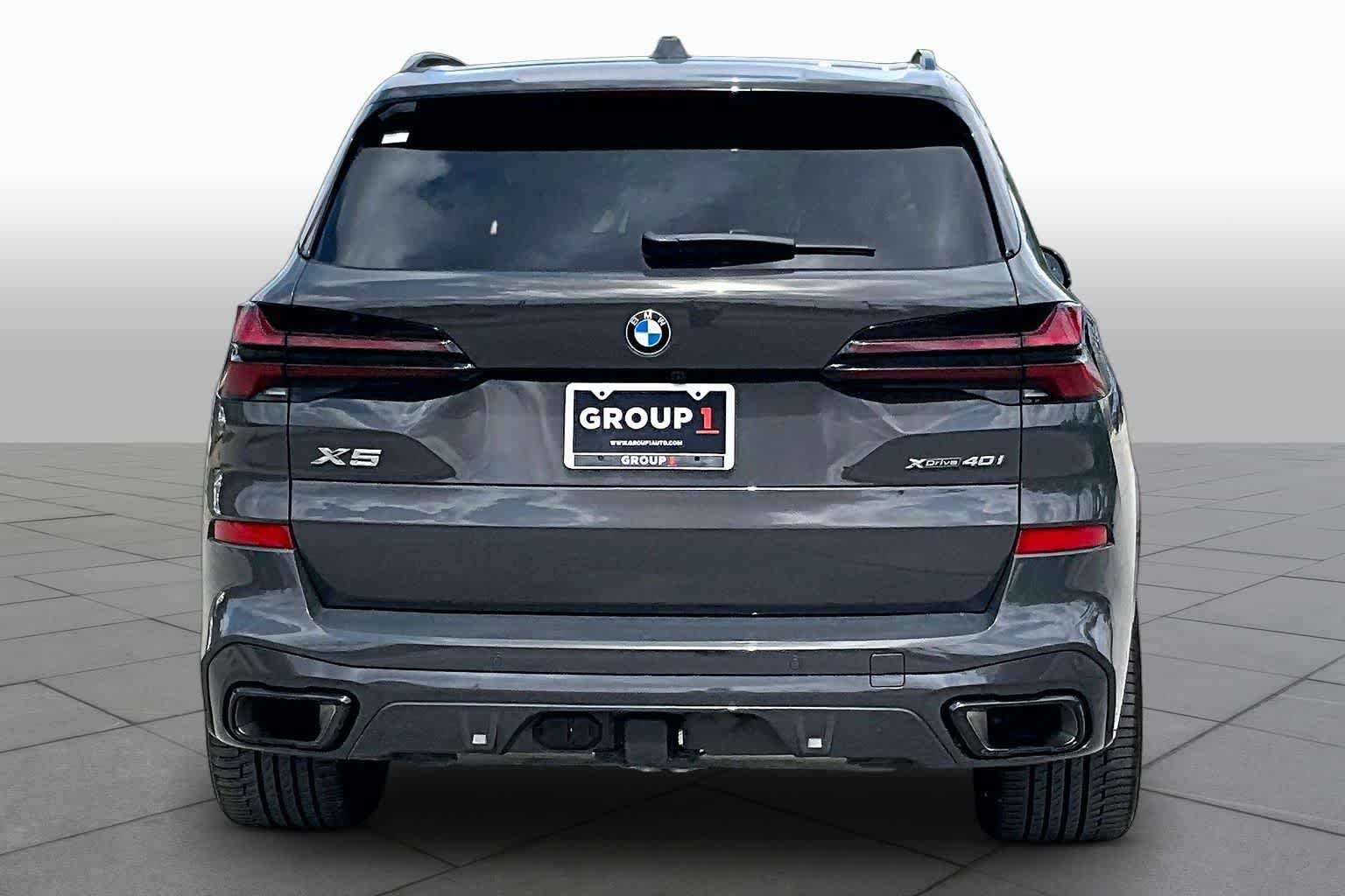 Used 2026 Dravit Grey Metallic BMW xDrive40i image 4