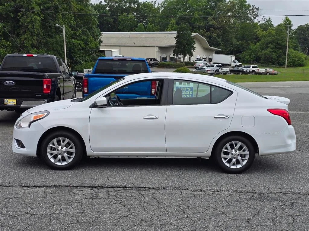 Used 2018 White Nissan 1.6 SV image 23