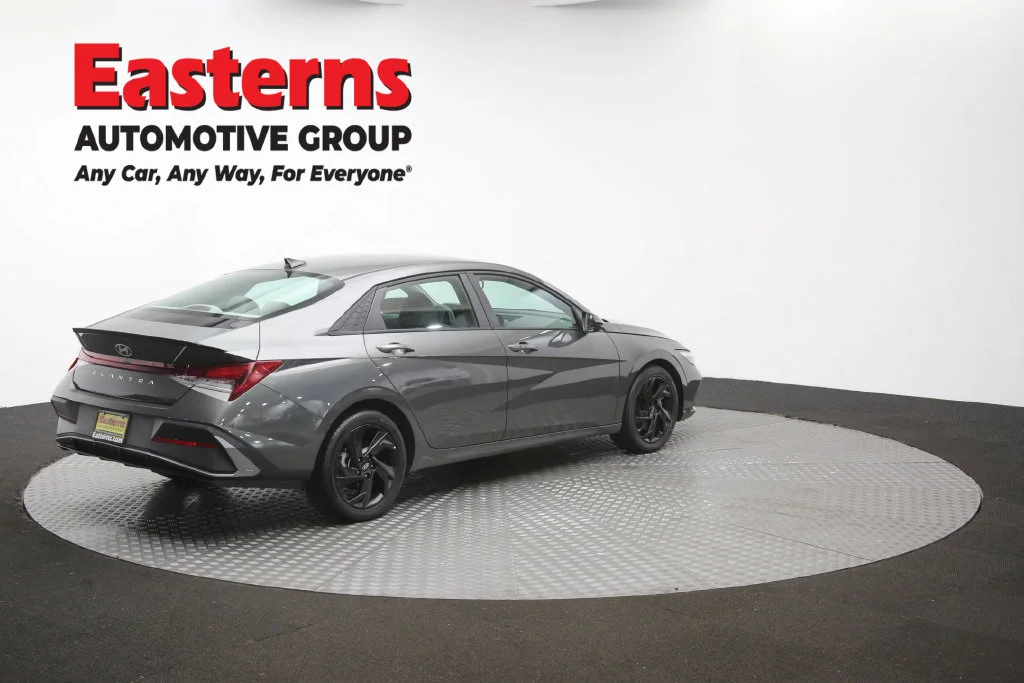 Used 2026 Gray Hyundai SEL Sport image 41
