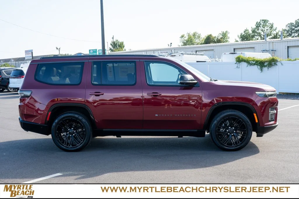 New 2026 Velvet Red Pearl-Coat Exterior Paint Jeep Limited Reserve image 7
