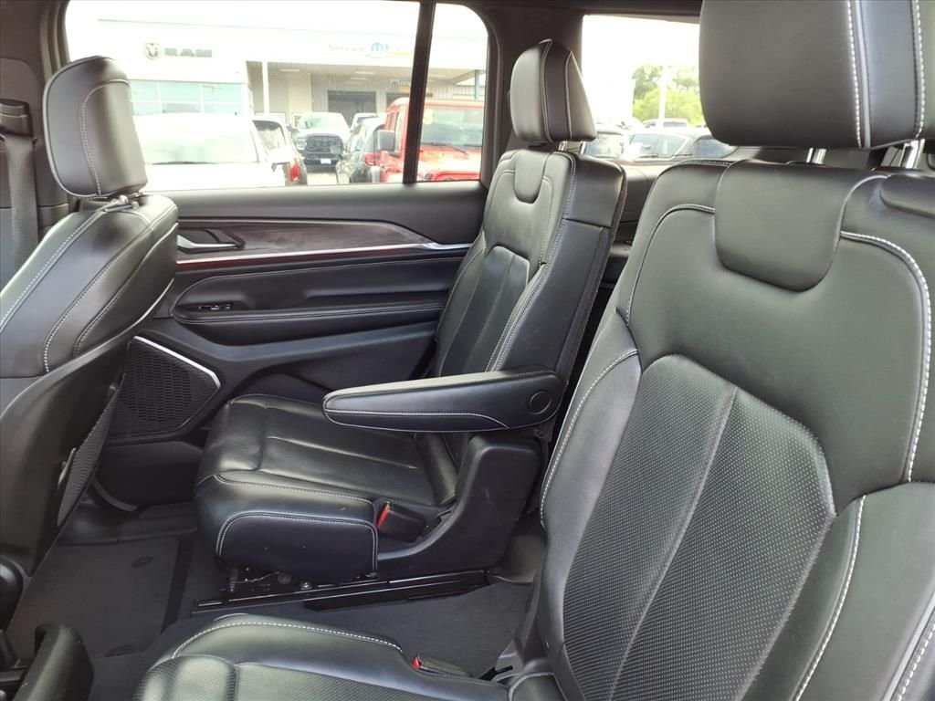 Used 2023 White Jeep Overland image 15