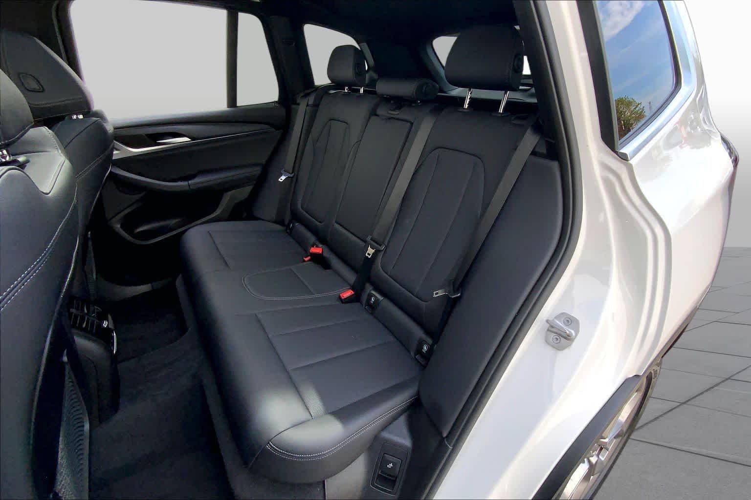 Used 2024 Alpine White BMW xDrive30i image 20
