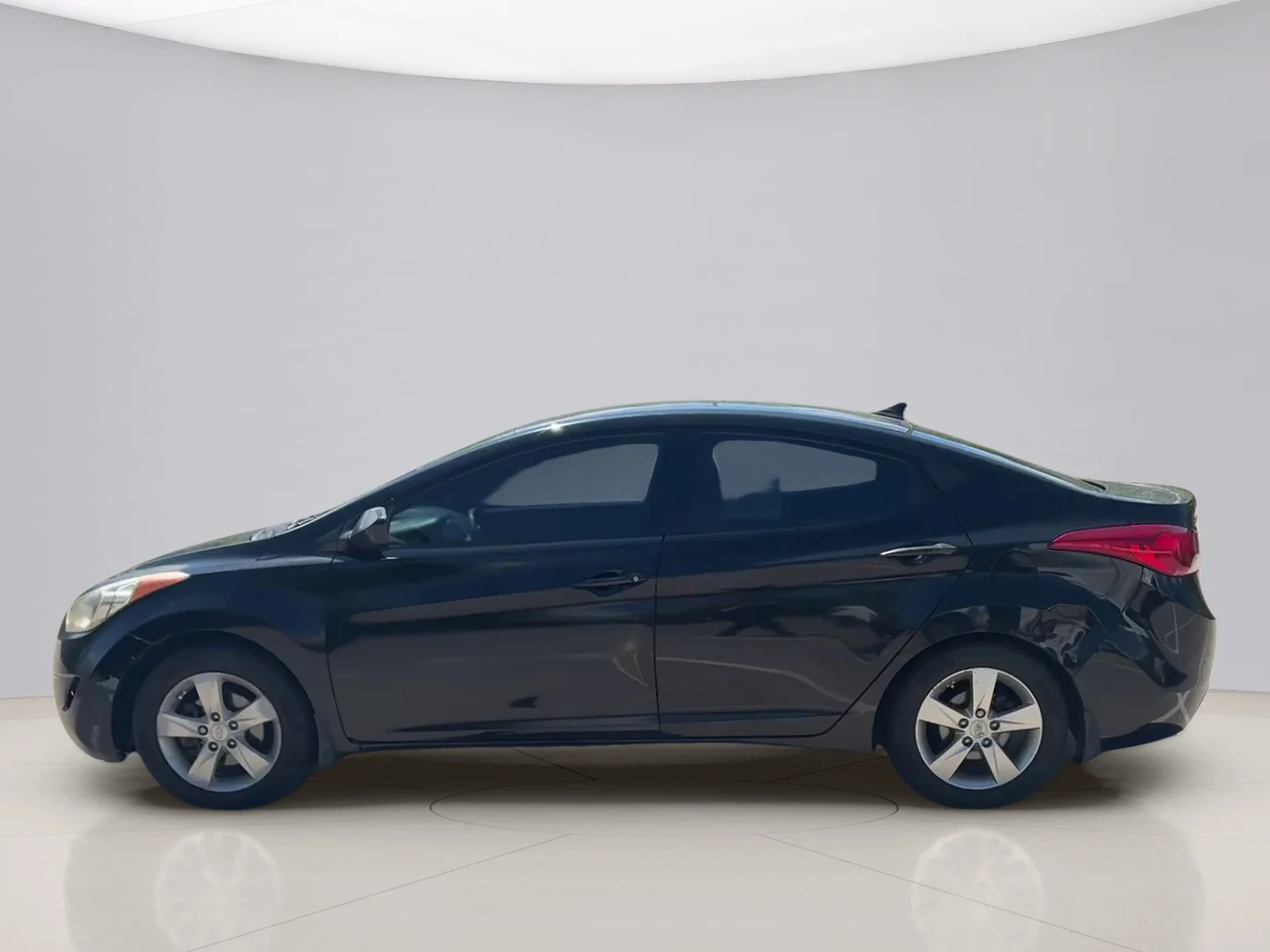 Used 2013 Black Hyundai GLS image 2
