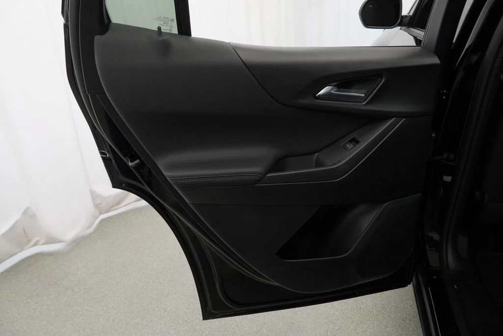 New 2027 Mosaic Black Metallic Chevrolet LT image 24