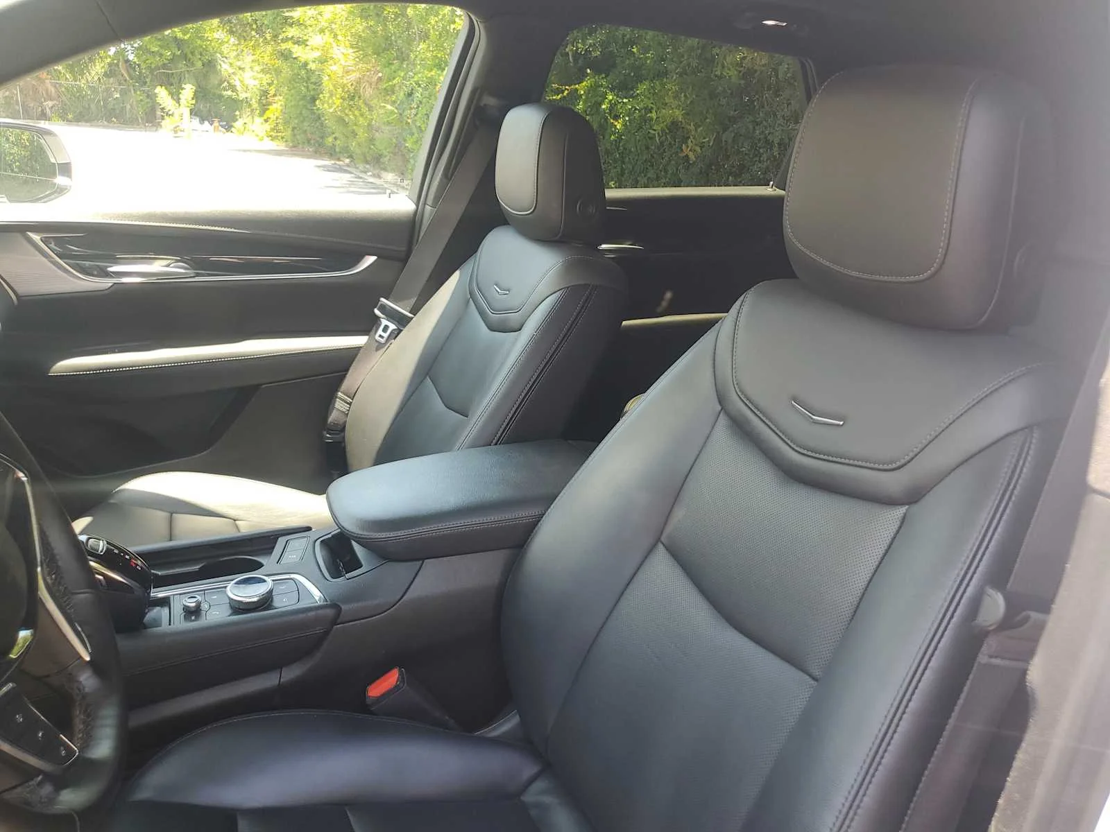 Used 2024 Mary Kay Pearl Tri-coat V Cadillac Premium Luxury image 19