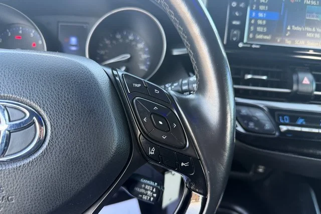 Used 2018 Green Toyota XLE image 15