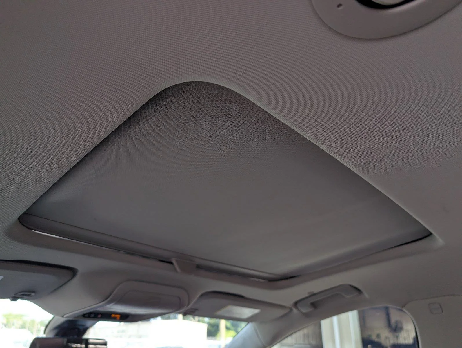 Used 2018 Includes Satin Nickel lower exterior accent color. Buick Avenir image 31