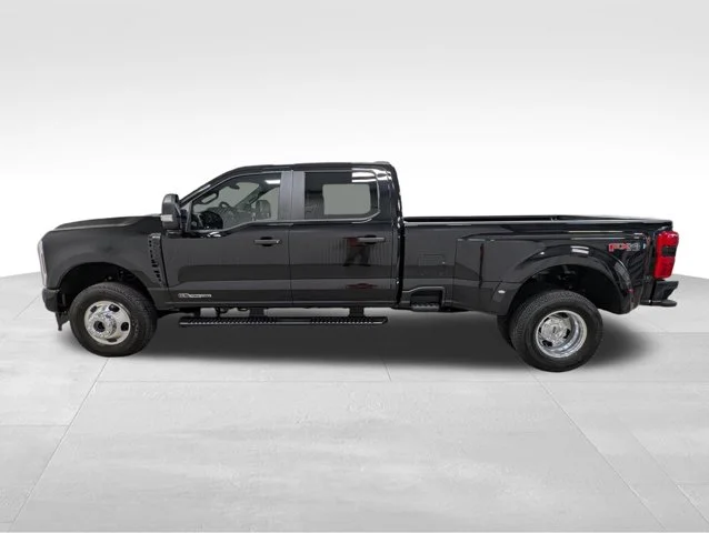 New 2026 Agate Black Metallic Ford F-350® XL image 37
