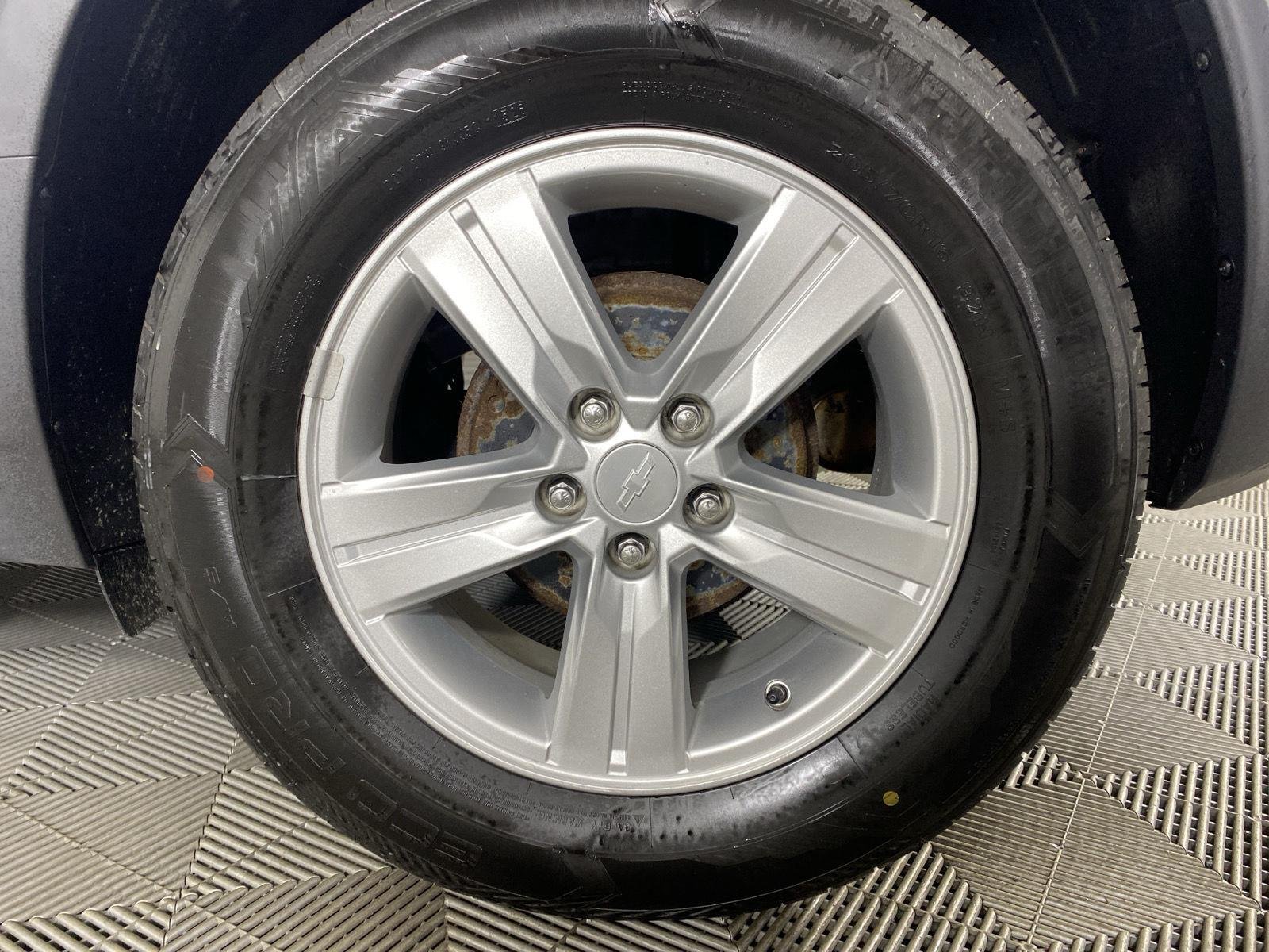 Used 2019 Summit White Chevrolet LT image 18