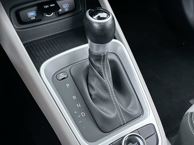 2025 Hyundai Venue SEL - Photo 26