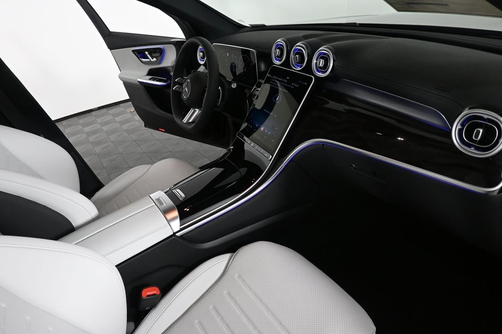 New 2026 Obsidian Black Metallic Mercedes-Benz GLC 300 image 23