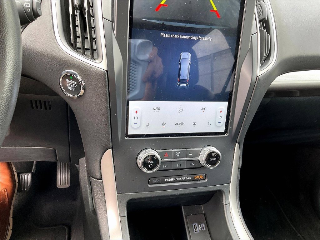 Used 2024 Gray Ford SEL image 25