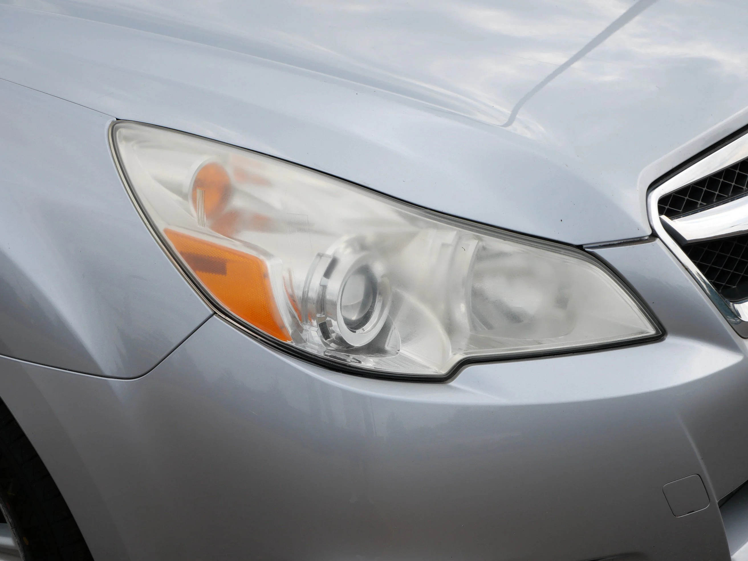 Used 2012 Ice Silver Metallic Subaru 2.5i Premium image 16