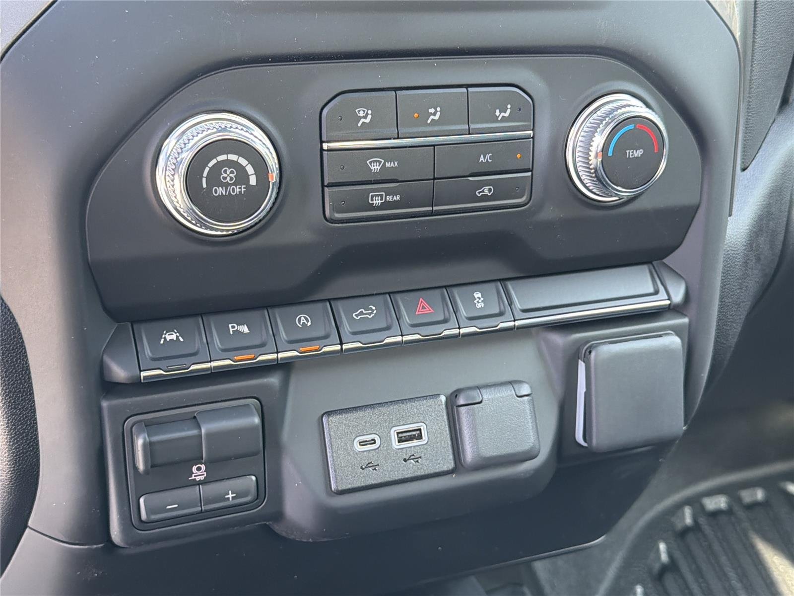 New 2026 Onyx Black GMC Pro image 30