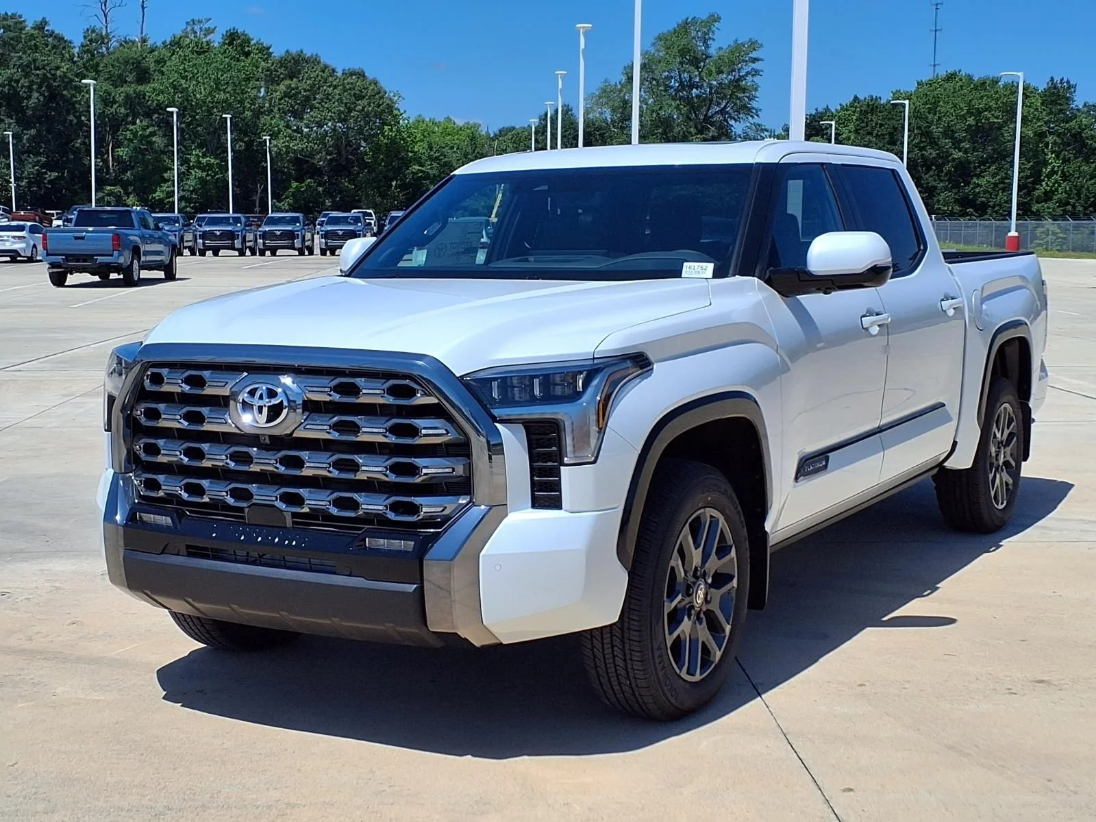New 2026 Off-white Toyota Platinum image 3