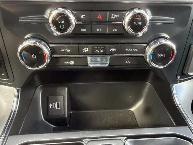 New 2026 Oxford White Ford XLT image 38